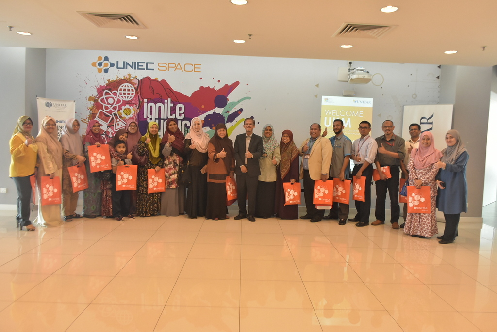UKM 1711